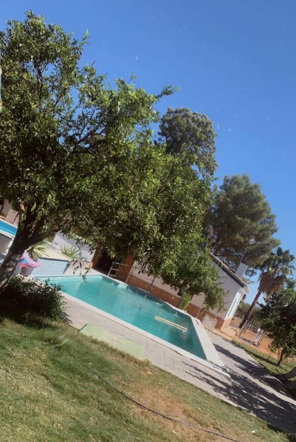 Casa Los Laureles Pilas Exteriör bild