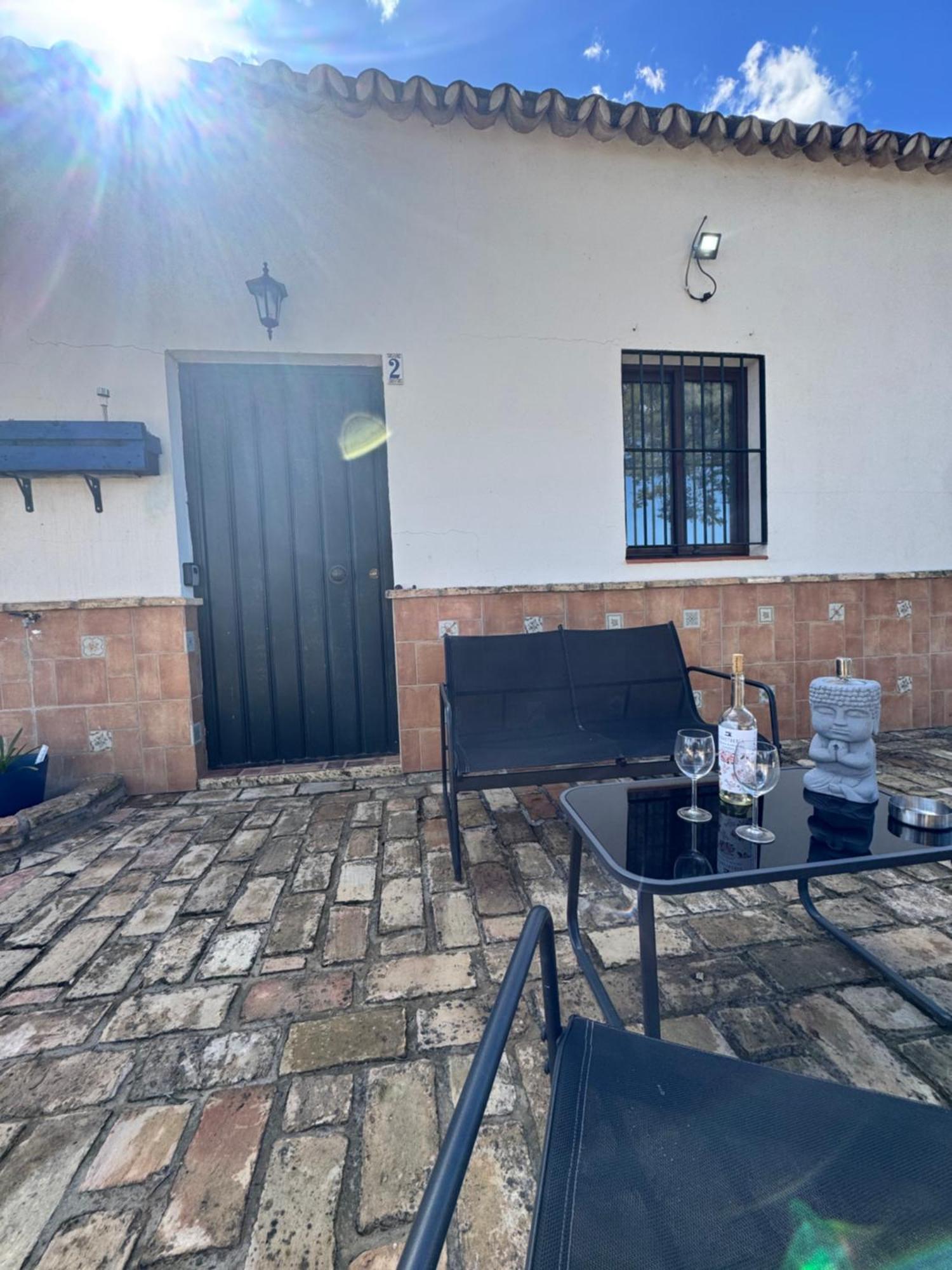 Casa Los Laureles Pilas Exteriör bild